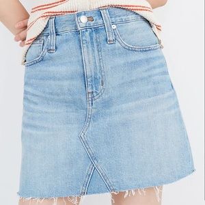 ❗️NWT❗️| Madewell | Rigid Denim A-Line Mini Skirt in Lovell Wash. Size 35.
